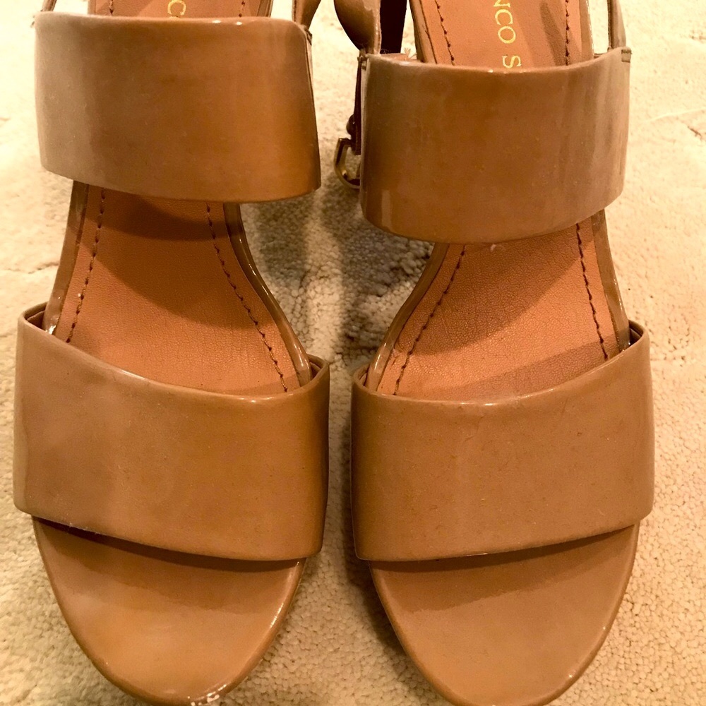 Tan colored 3 inch sandal